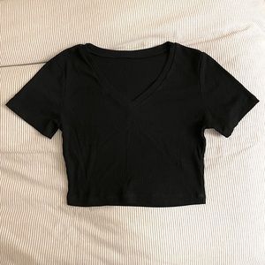 NVGTN/Navi V neck crop tops! Black and White